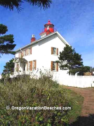 Yaquina Bay Lighthouse + attached Caretakers home - Newport, OR